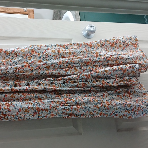 Dress - Picture 3 of 4